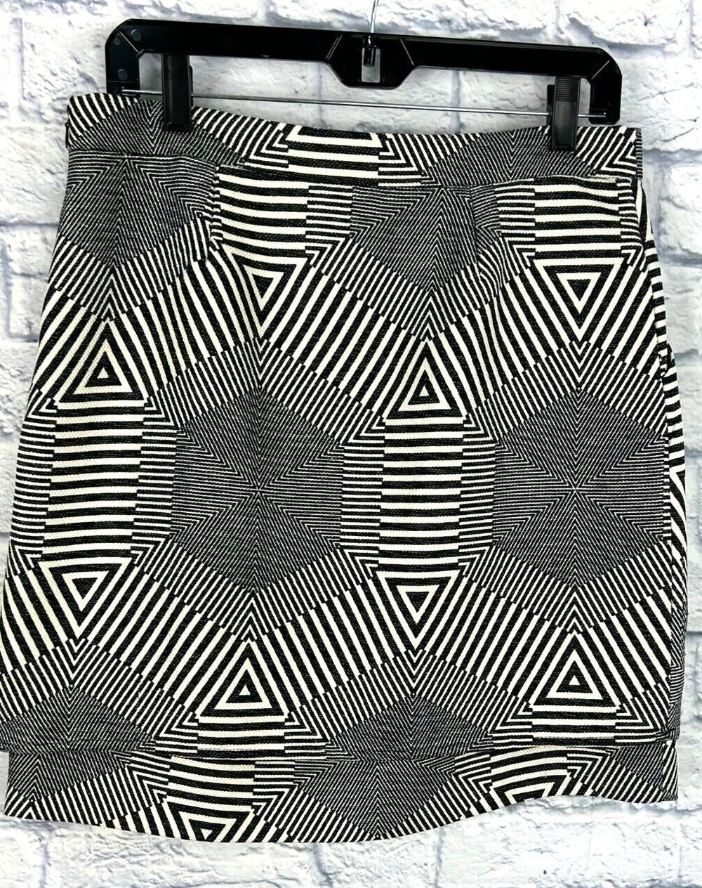 HD In Paris Anthropologie Women Sz MP Petite Black White Geometric Mini Skirt U3 - Picture 6 of 13